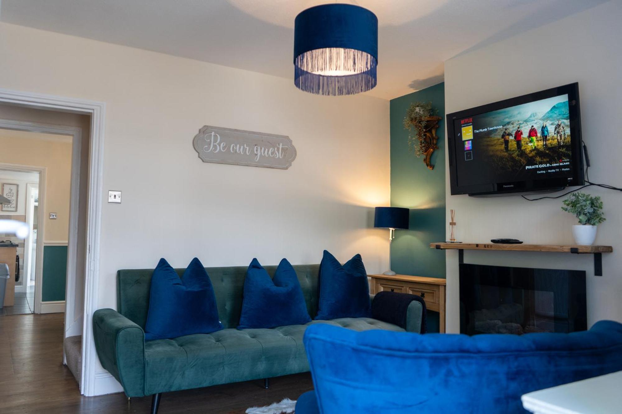 Вилла The Plumb Townhouse In Warwick Centre Экстерьер фото