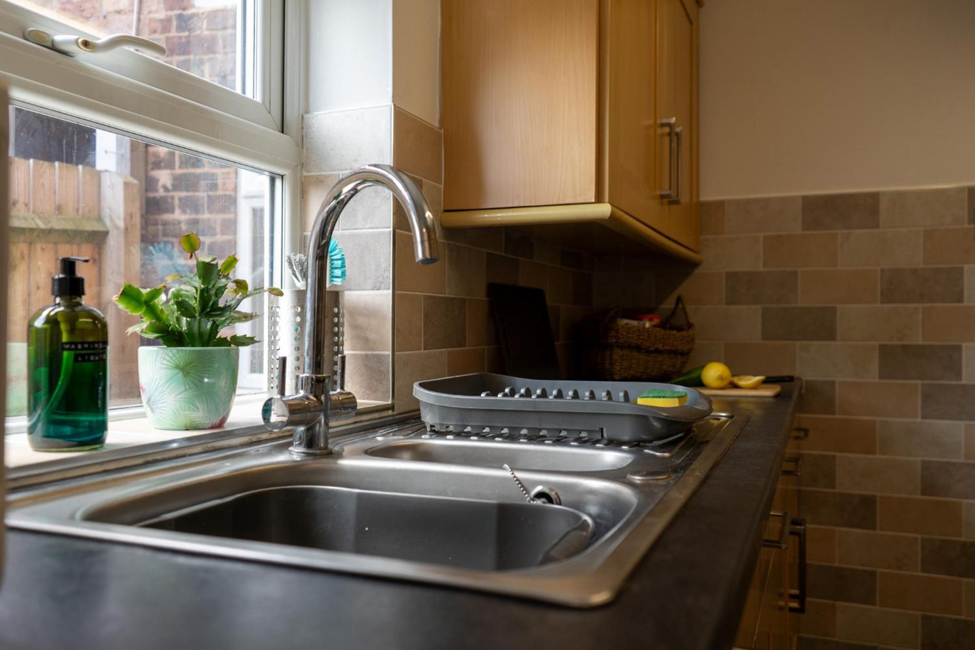 Вилла The Plumb Townhouse In Warwick Centre Экстерьер фото