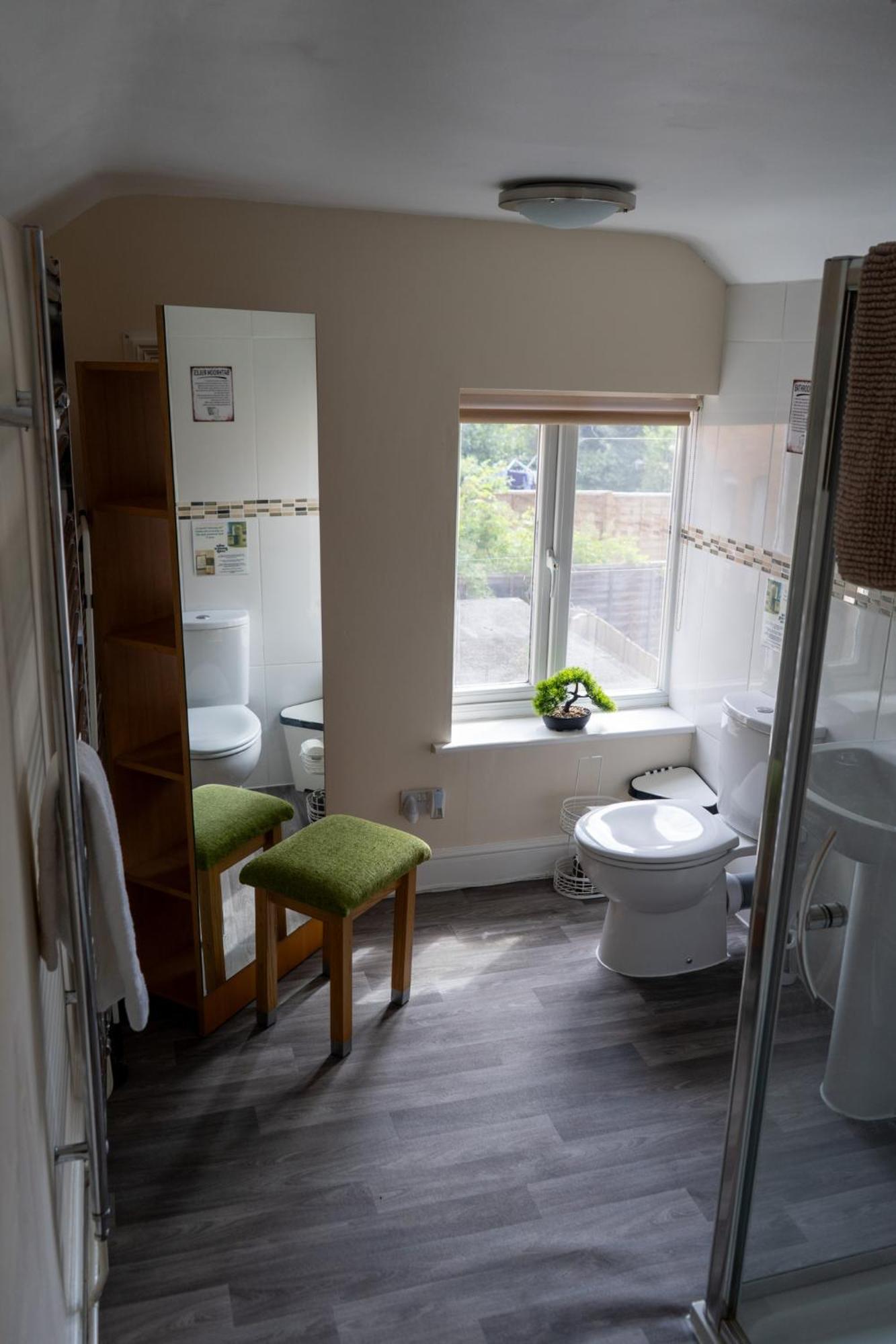 Вилла The Plumb Townhouse In Warwick Centre Экстерьер фото