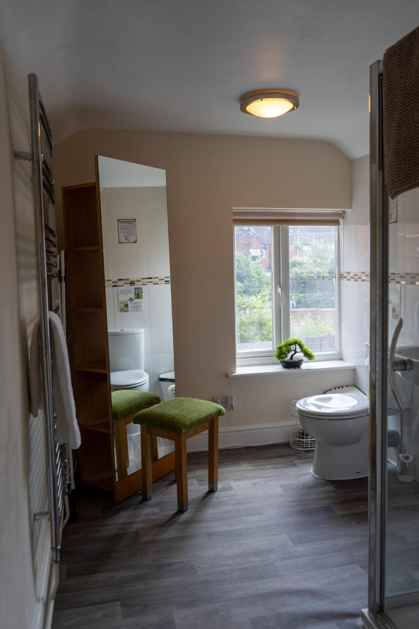 Вилла The Plumb Townhouse In Warwick Centre Экстерьер фото