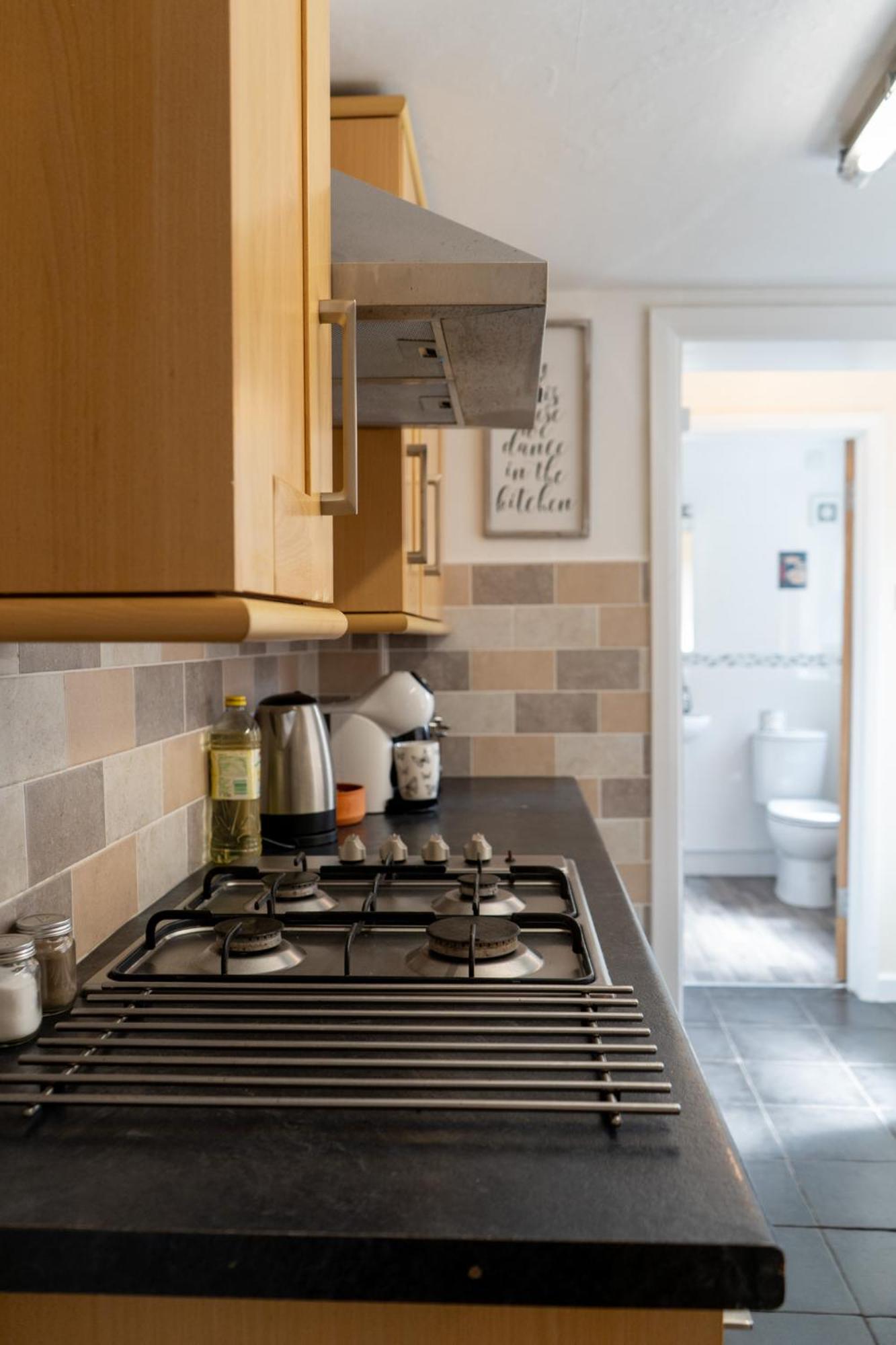 Вилла The Plumb Townhouse In Warwick Centre Экстерьер фото